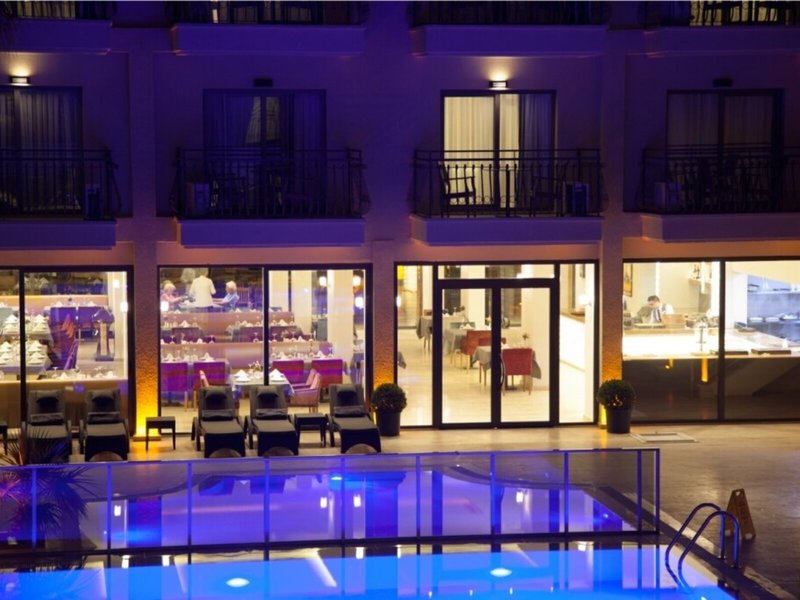 Neopol Hotel Deluxe 18 - Outdoor Pool