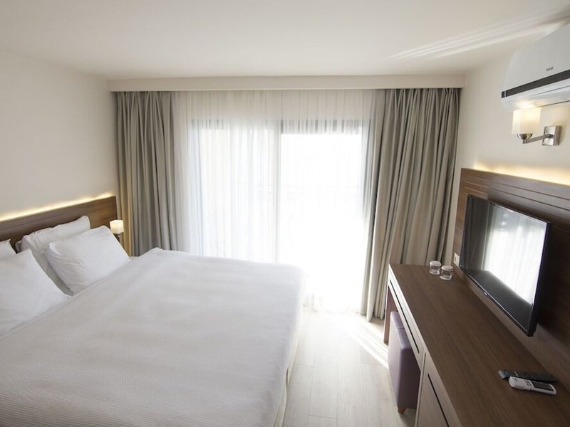 Neopol Hotel Deluxe 42 - Room Example