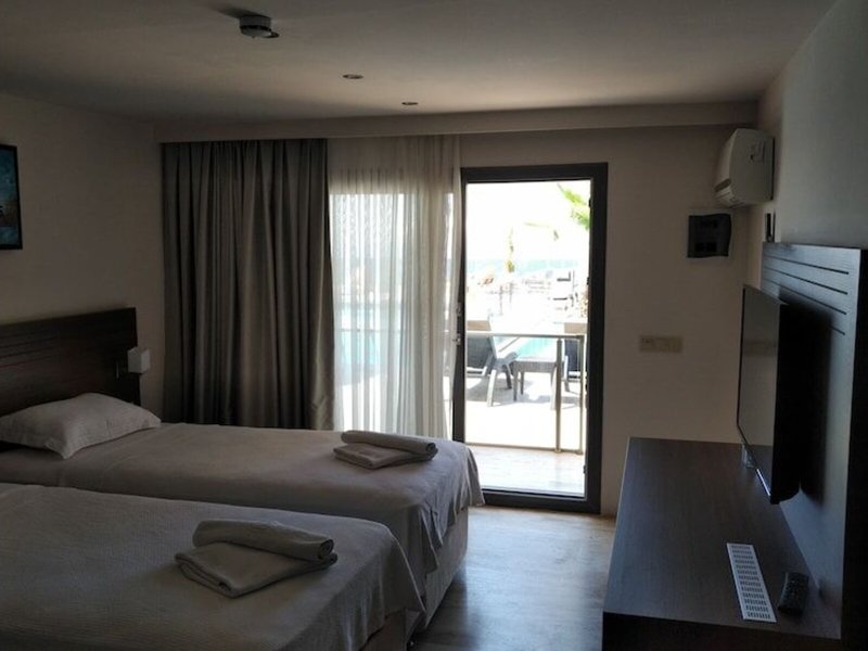 Neopol Hotel Deluxe 43 - Room Example