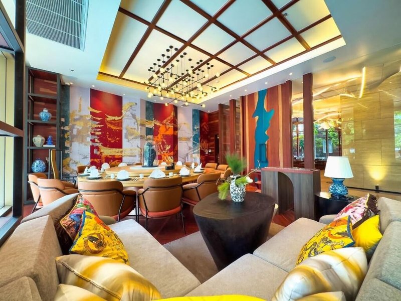 Mercure Bangkok Surawong 10