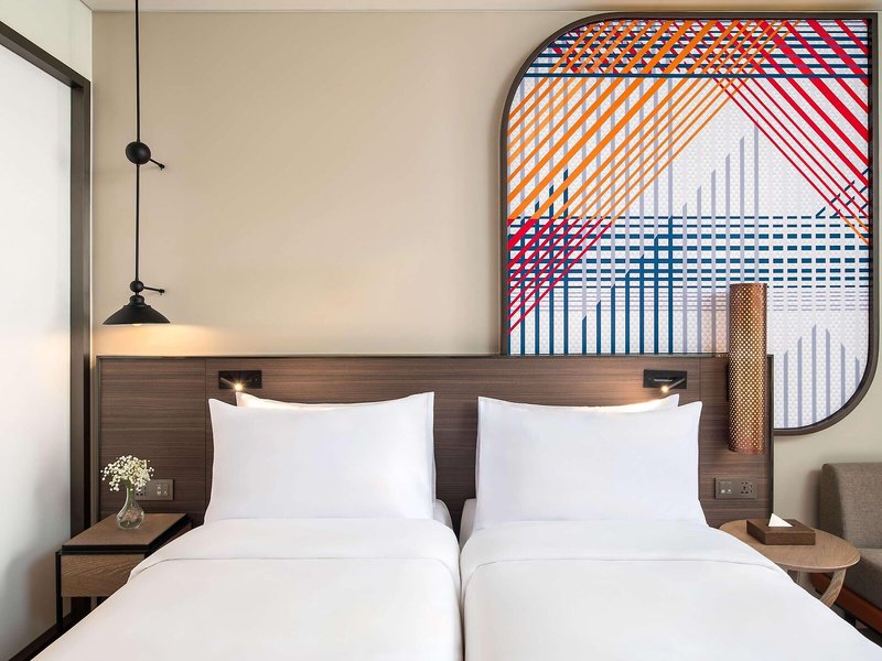 Mercure Bangkok Surawong 31