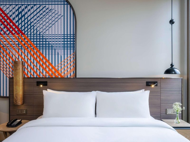 Mercure Bangkok Surawong 40