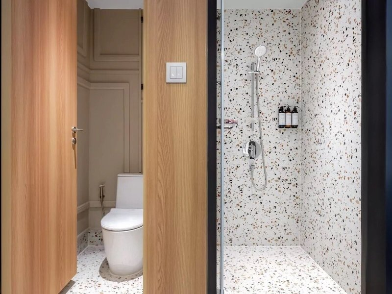Mercure Bangkok Surawong 44