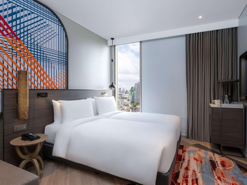 Mercure Bangkok Surawong 45
