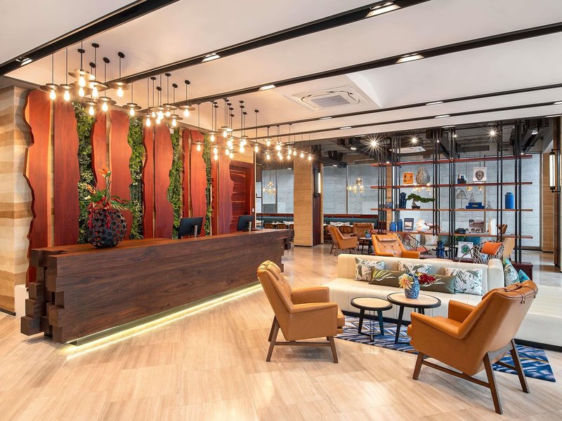 Mercure Bangkok Surawong 7