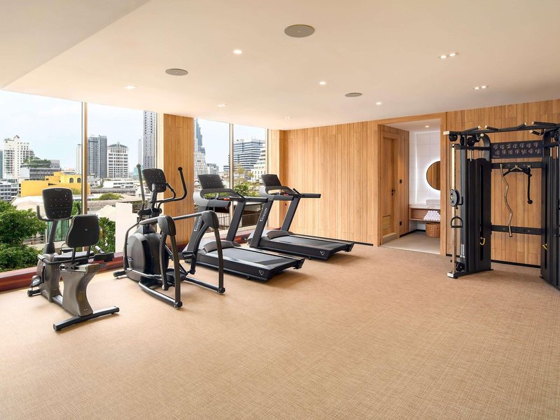 Mercure Bangkok Surawong 23