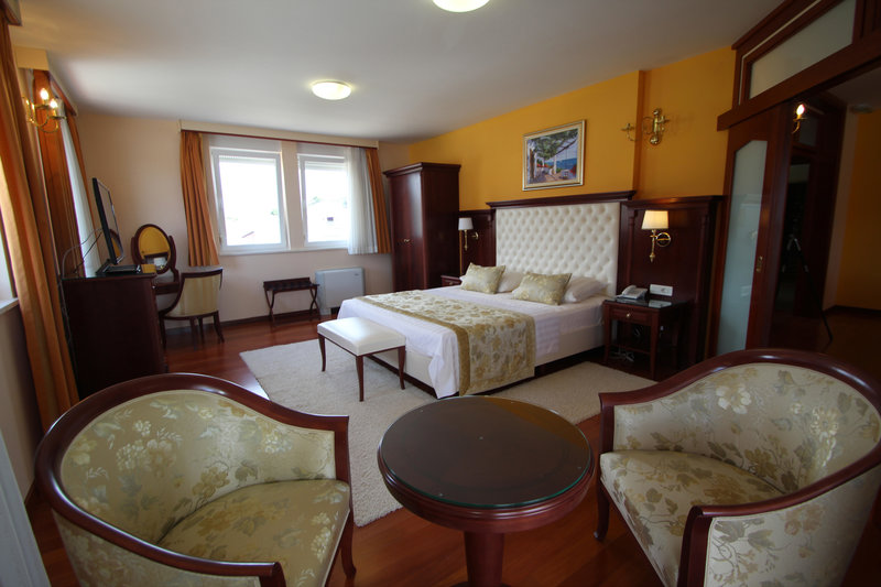 Palace Trogir 17