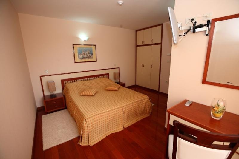 Palace Trogir 23