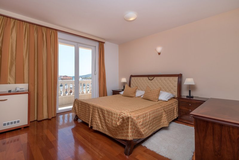 Palace Trogir 30