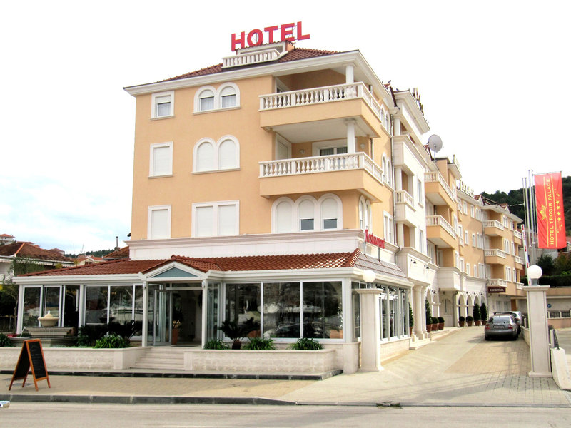 Palace Trogir 1