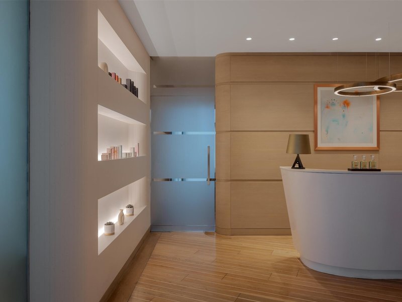 Hilton Dubai Creek Residences 8