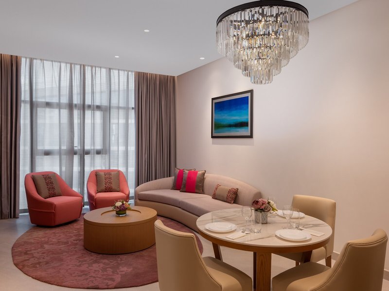 Hilton Dubai Creek Residences 10