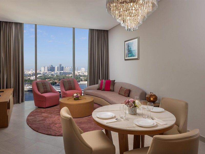 Hilton Dubai Creek Residences 22