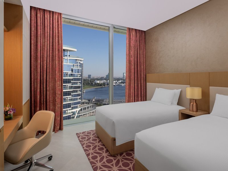 Hilton Dubai Creek Residences 36