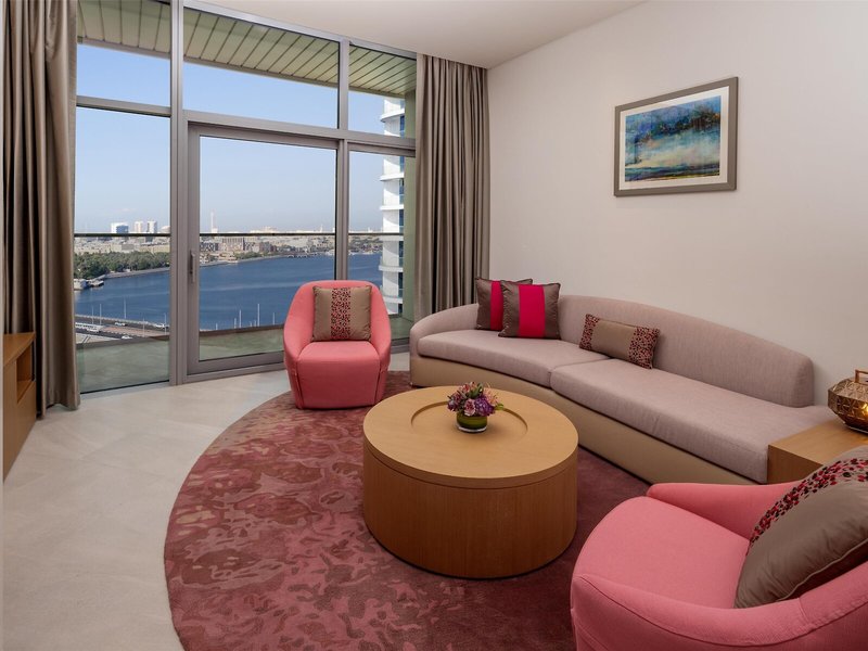 Hilton Dubai Creek Residences 41