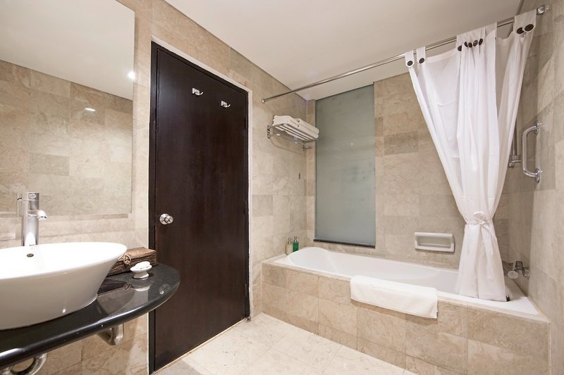 Legian Beach Hotel 14