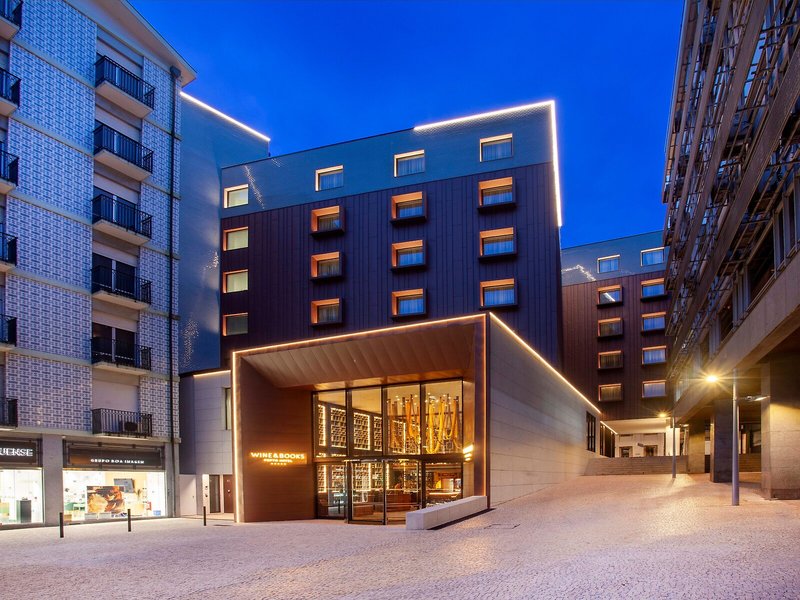 Wine & Books Porto Hotel