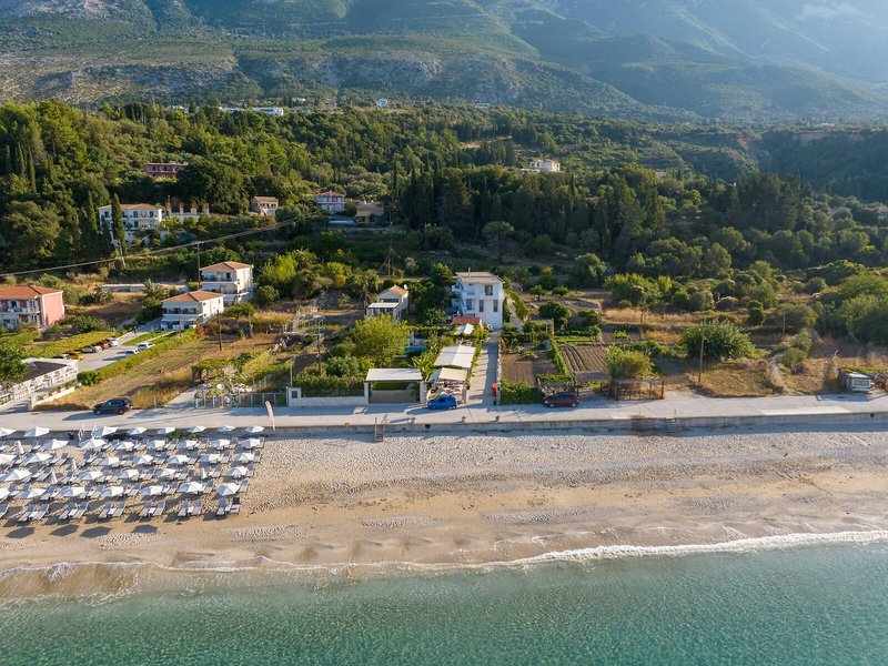 Aridas at the Beach 6