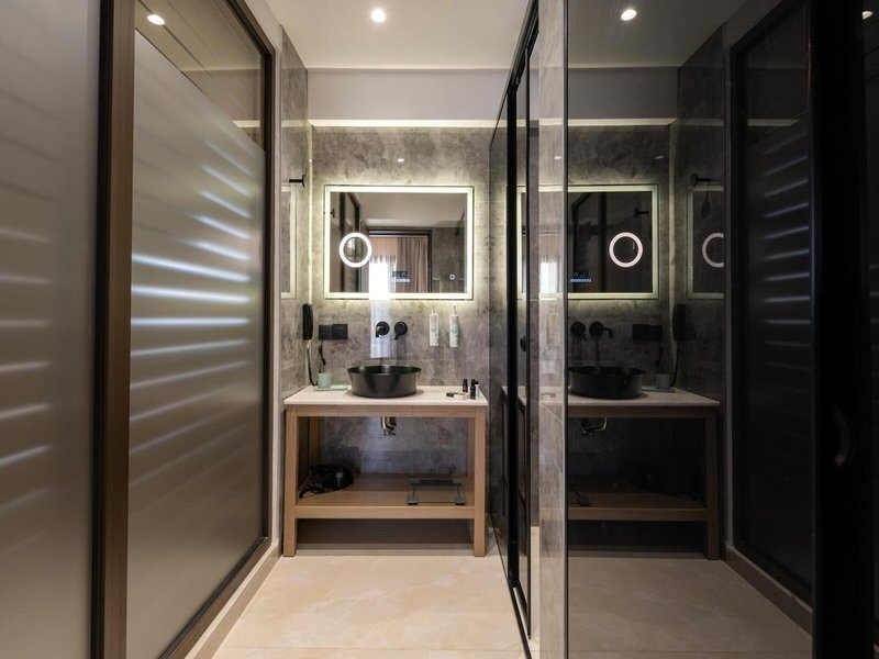 The Wine Hotel 34