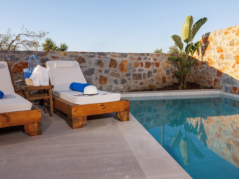 Deos Luxury Suites 4