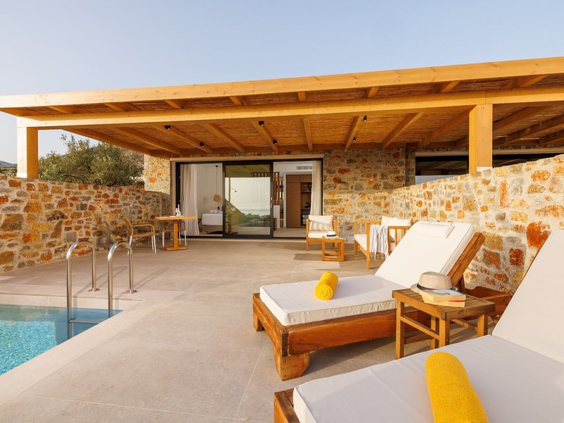 Deos Luxury Suites 9