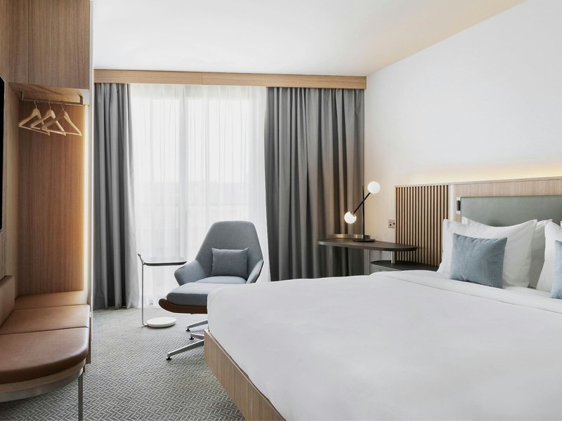 Courtyard by Marriott Biel/Bienne 23 - Room Example