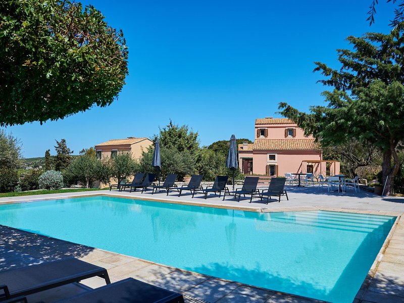 Eliathos Hillside Retreat 12