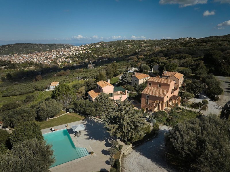 Eliathos Hillside Retreat 18