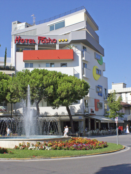 Pasha 1 - Exterior