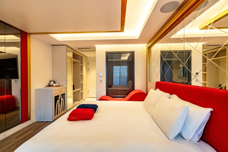 Granada Luxury Red 57