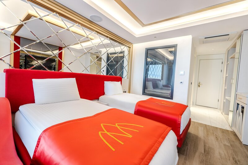 Granada Luxury Red 30