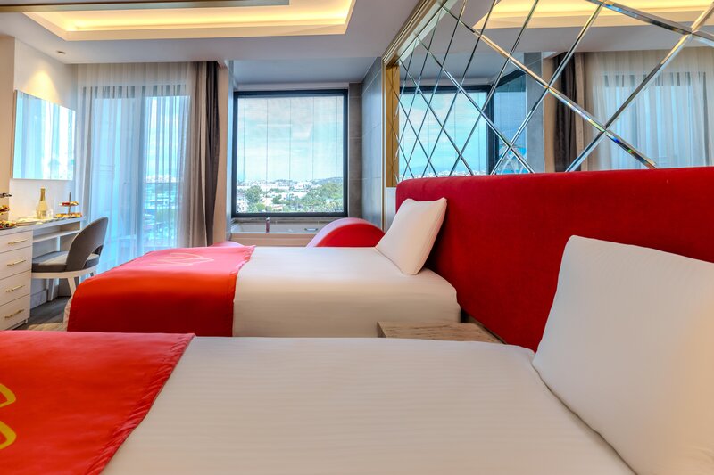 Granada Luxury Red 51
