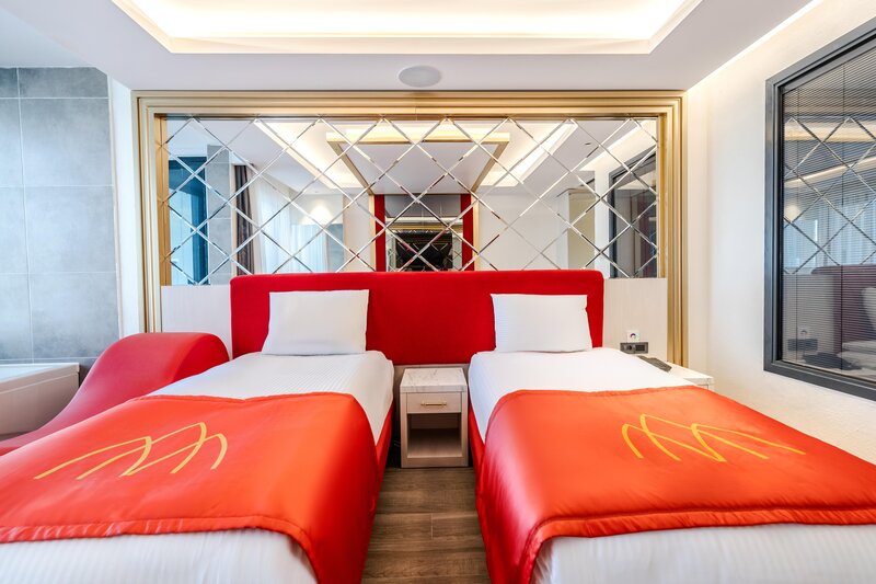 Granada Luxury Red 12