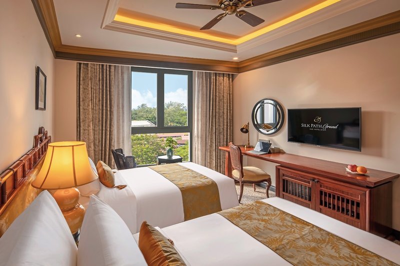 Silk Path Grand Hue Hotel 20