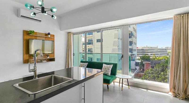 Central Suites Tower 1