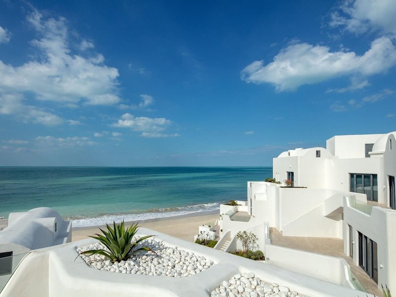 Anantara Santorini Abu Dhabi Retreat 5