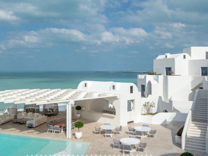 Anantara Santorini Abu Dhabi Retreat 10