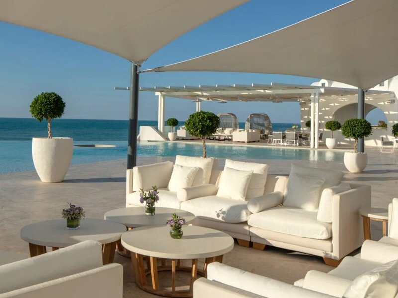 Anantara Santorini Abu Dhabi Retreat 13