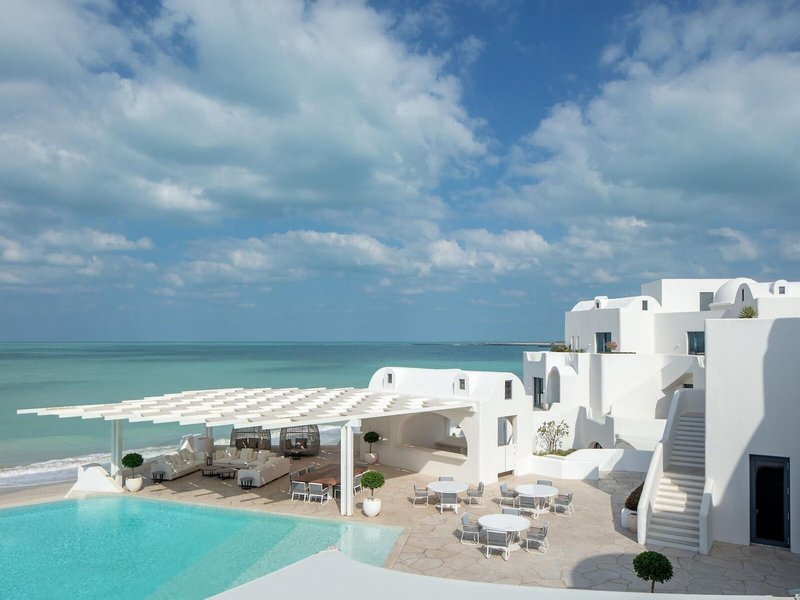 Anantara Santorini Abu Dhabi Retreat 14