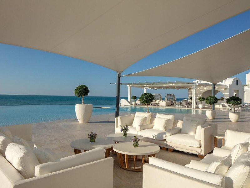 Anantara Santorini Abu Dhabi Retreat 17