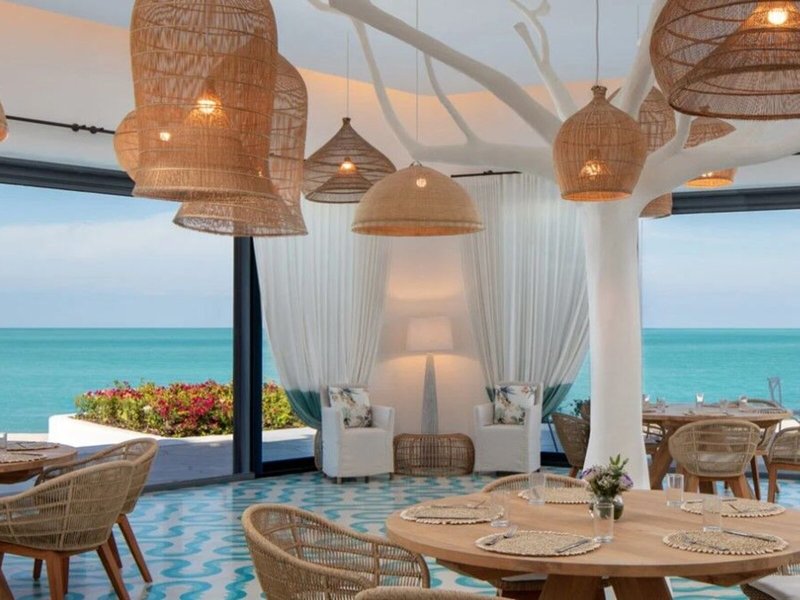 Anantara Santorini Abu Dhabi Retreat 20