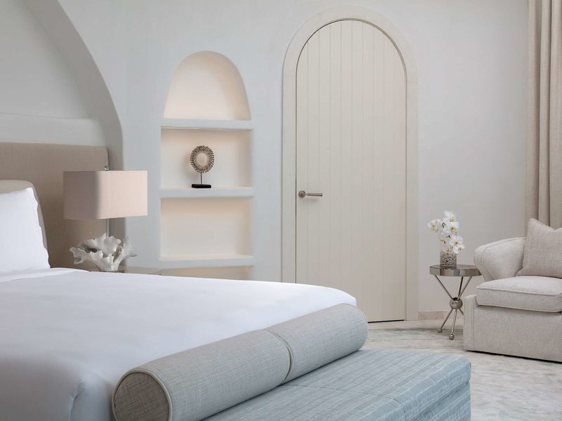 Anantara Santorini Abu Dhabi Retreat 25
