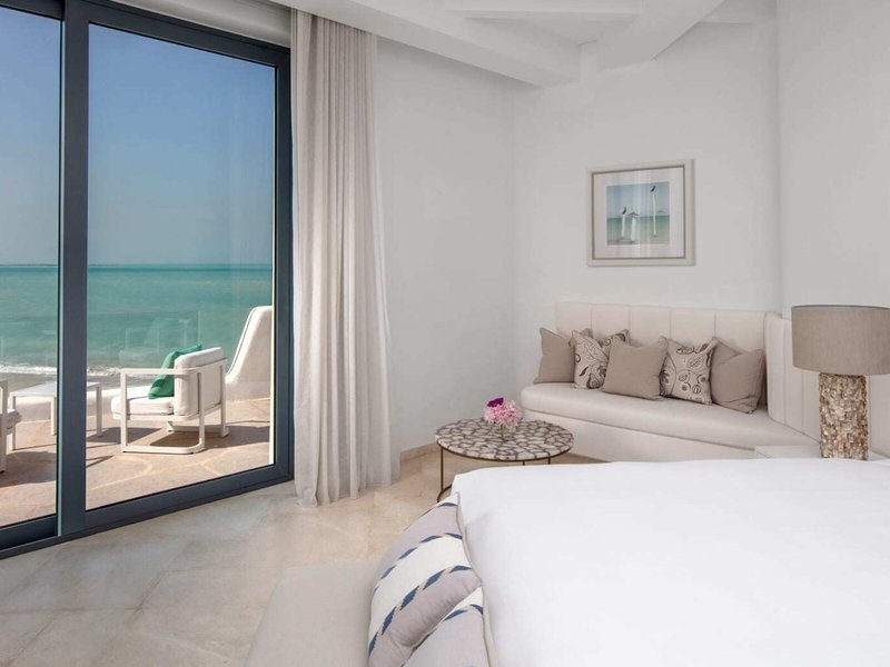 Anantara Santorini Abu Dhabi Retreat 31