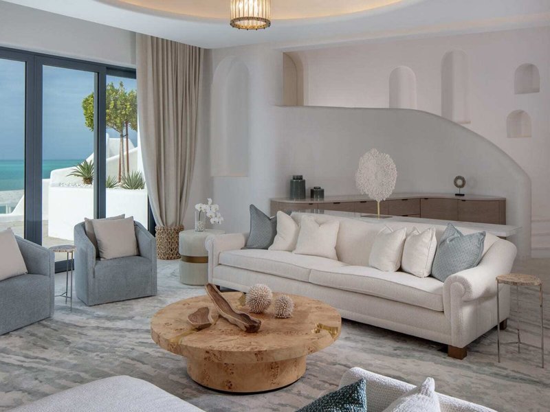 Anantara Santorini Abu Dhabi Retreat 35