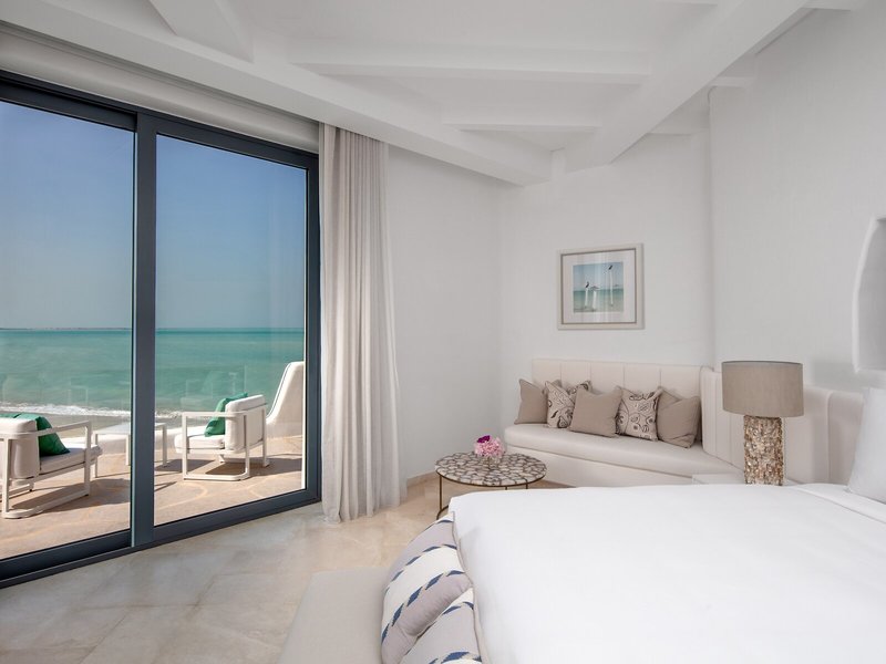 Anantara Santorini Abu Dhabi Retreat 37