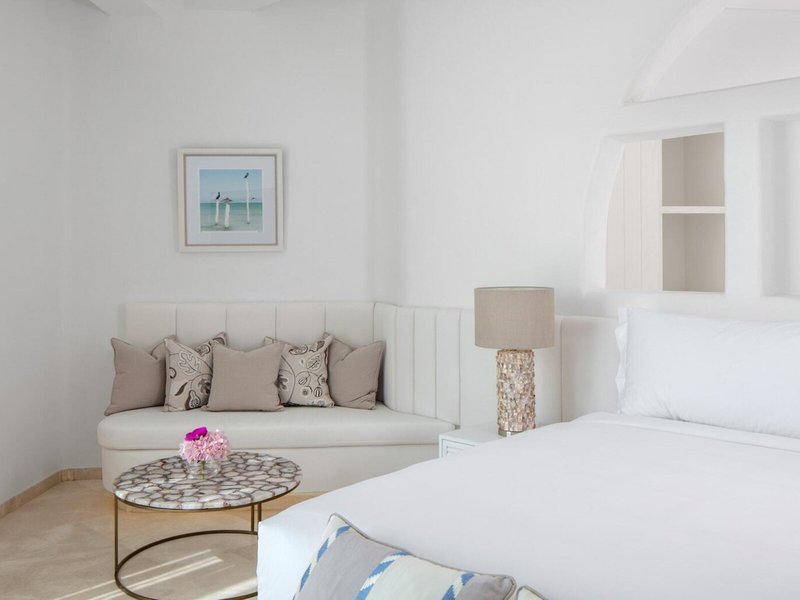 Anantara Santorini Abu Dhabi Retreat 40