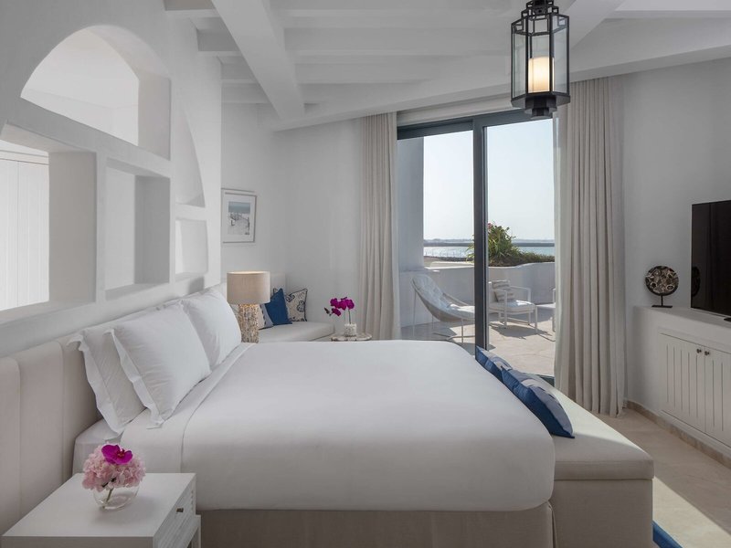 Anantara Santorini Abu Dhabi Retreat 46