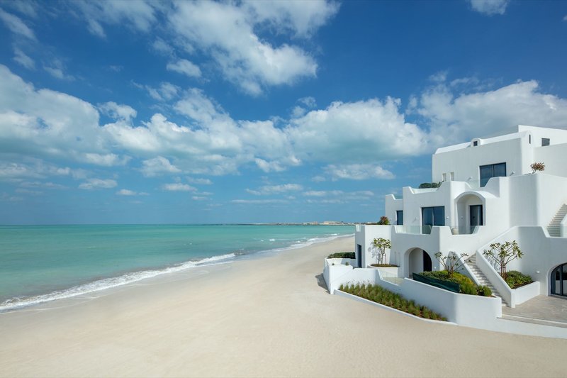 Anantara Santorini Abu Dhabi Retreat 1 - Beach