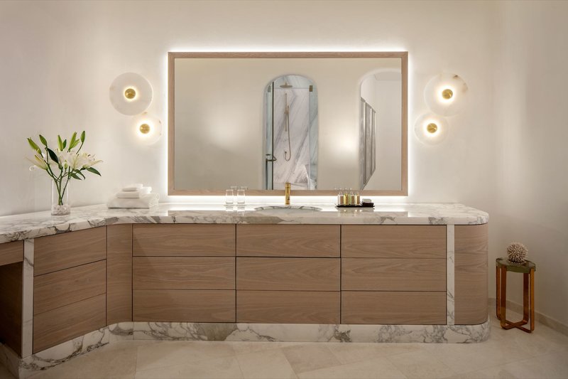 Anantara Santorini Abu Dhabi Retreat 8 - Bathroom Example