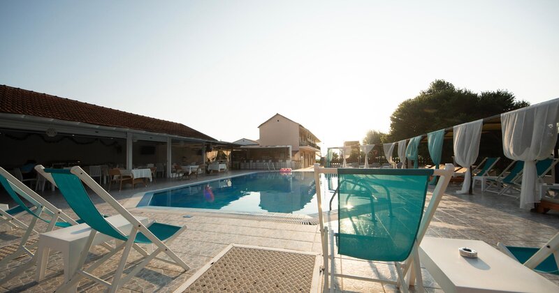Sandy Beach Complex 3